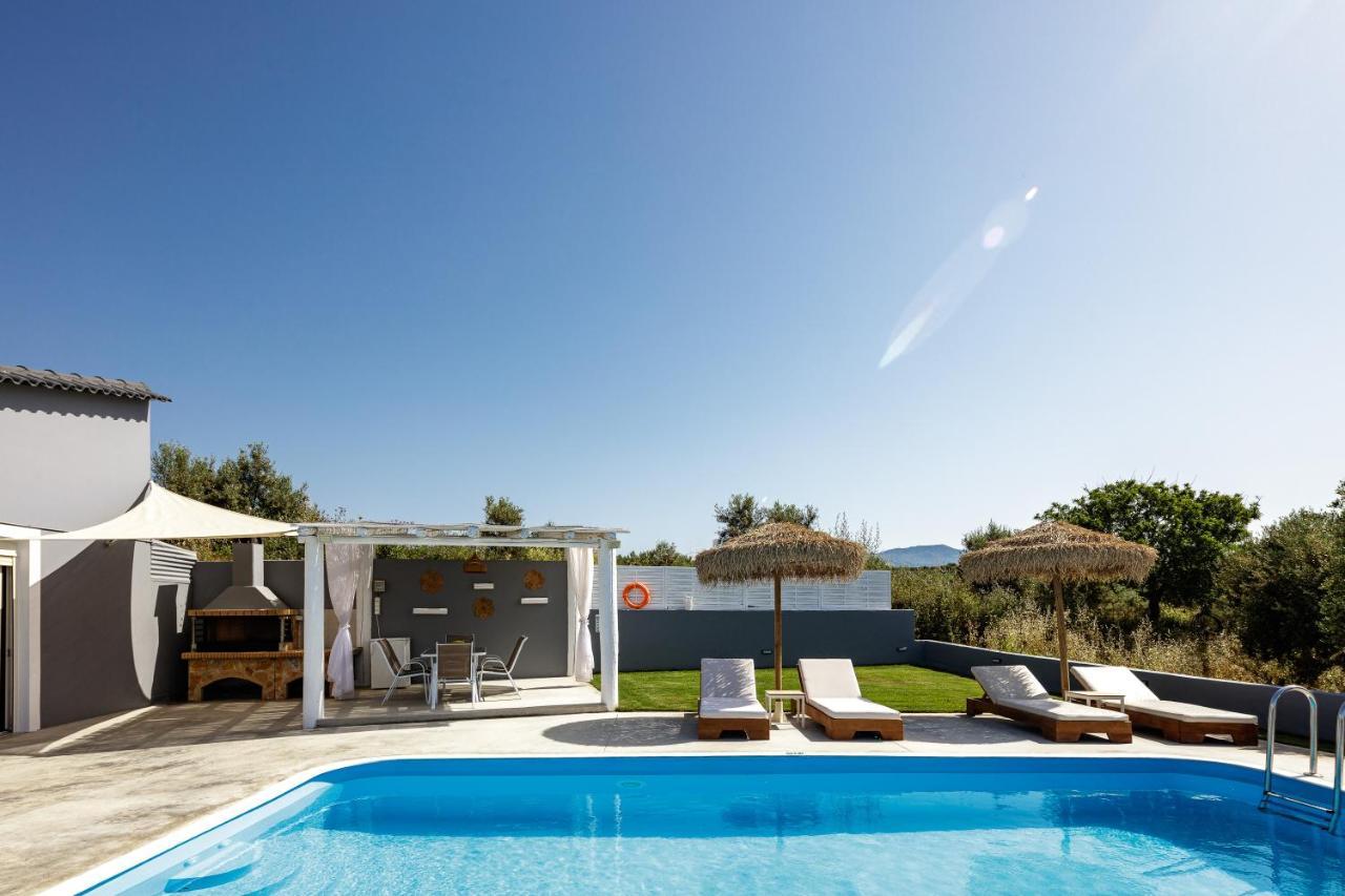 Gramvella Resort Adelianos Kampos Esterno foto